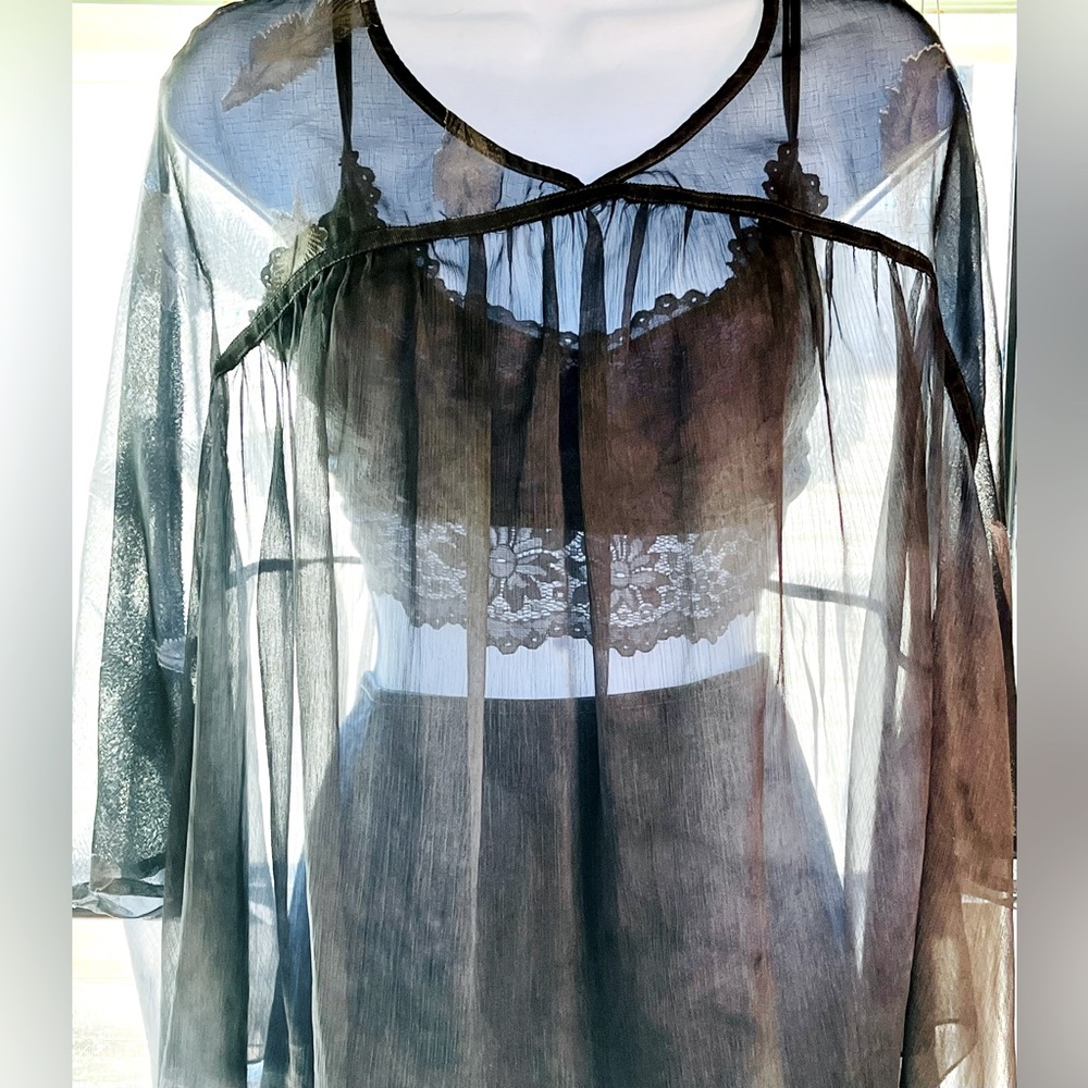 CrossTree Lane size Small Grey with Silver Leaf details, Gauzy and transparent.